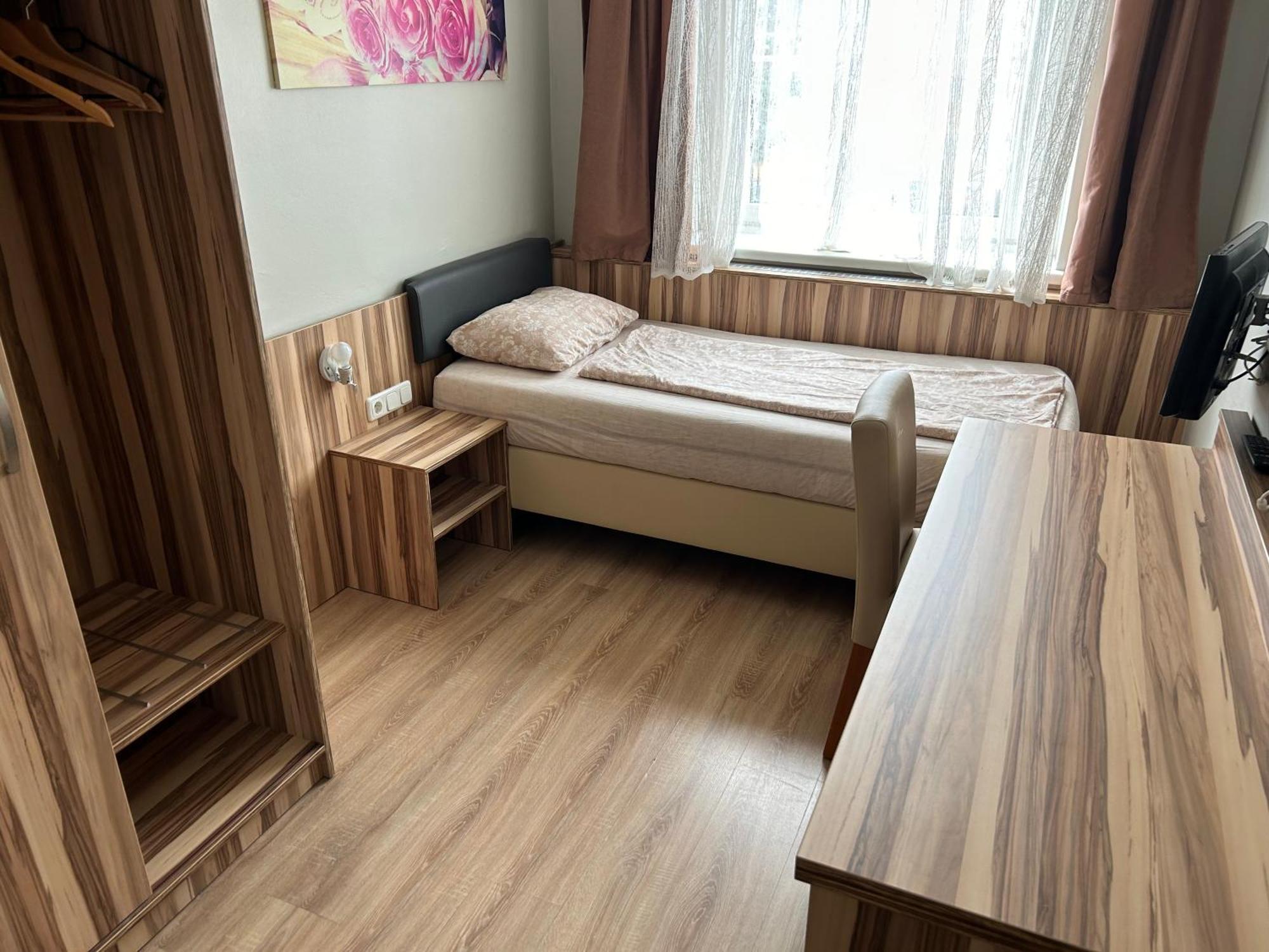 "Am Limes" Hotel Енс Екстер'єр фото