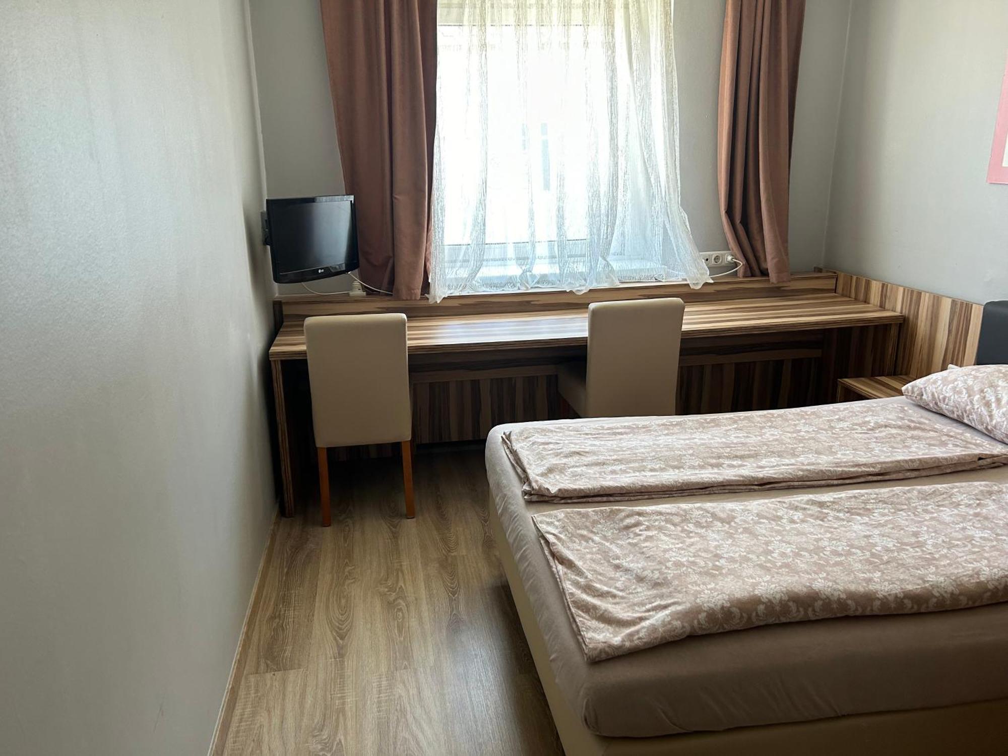 "Am Limes" Hotel Енс Екстер'єр фото