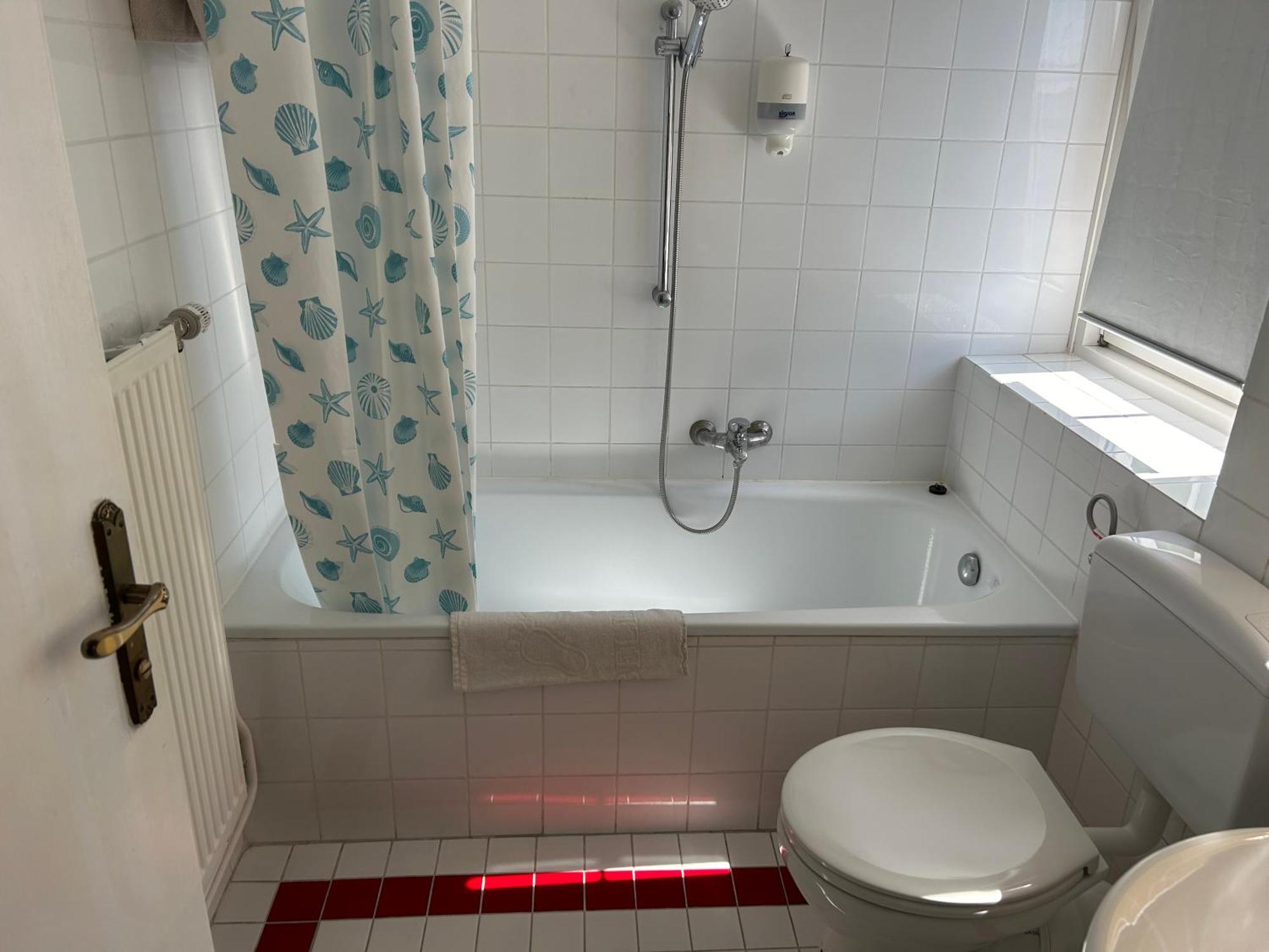 "Am Limes" Hotel Енс Екстер'єр фото