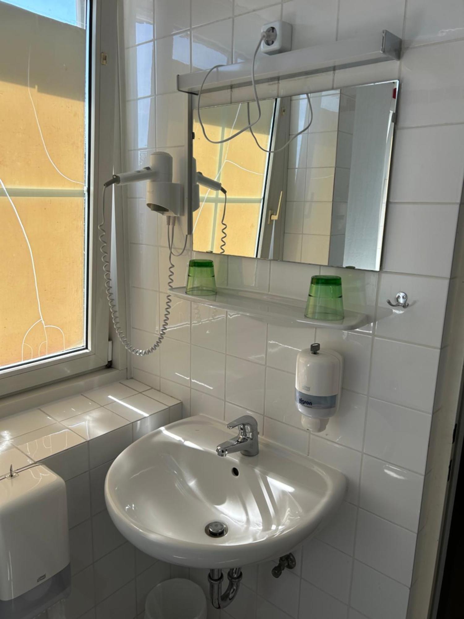 "Am Limes" Hotel Енс Екстер'єр фото